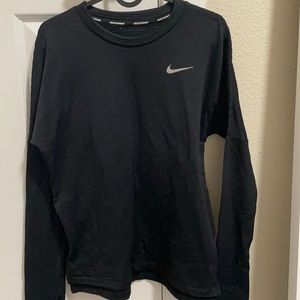 BLACK NIKE THERMAL TOP